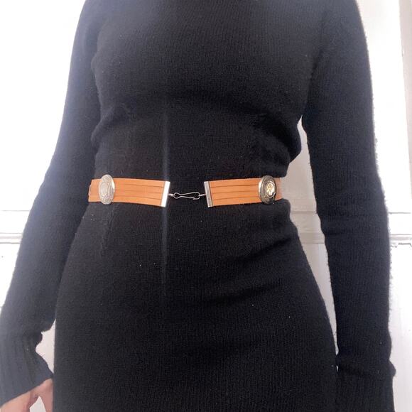 Vintage Tan Leather Silver Tone Embellished Star Pattern Waist Belt Clip Closure - Picture 7 of 7